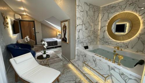 Deluxe Double Room with Bath