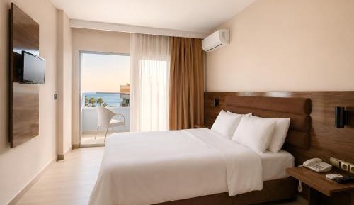 Queen Room with Sea View
