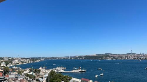 Two-Bedroom Apartment with Balcony and Sea View
