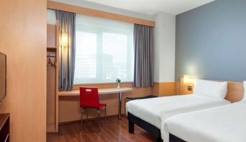 Standard Room with Two Single Beds