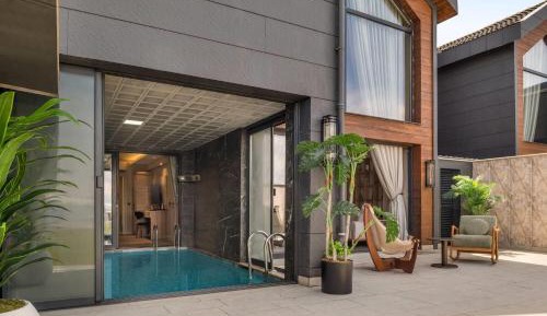 Three-Bedroom Pool Villa with Sauna and Jetted Tub