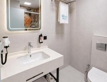 Deluxe Double or Twin Room with Pool View