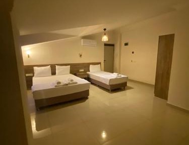 Deluxe Family Suite