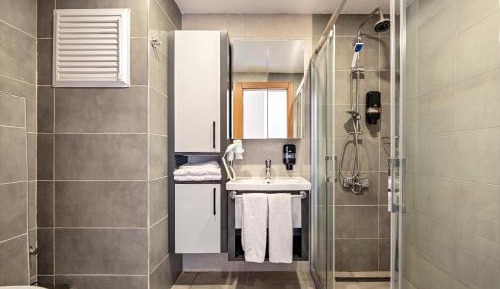 Suite with Garden View