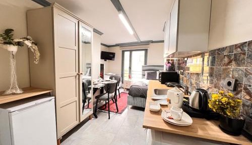 One-Bedroom Apartment