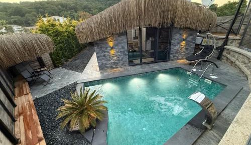 Deluxe Bungalow
