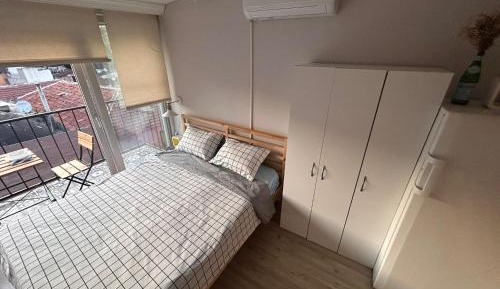 One-Bedroom Apartment with Sea View and Balcony