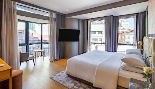 Prestige King Suite - Club Access