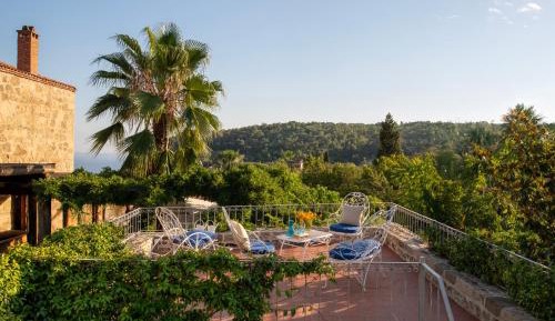Deluxe Villa with Sea View & Terrace