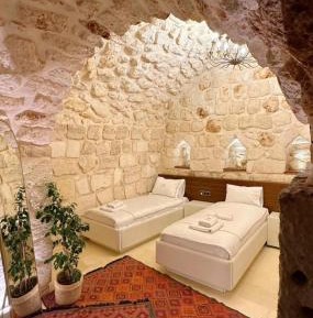Basic Triple Room