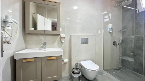 Deluxe Double Room with Balcony and Sea View