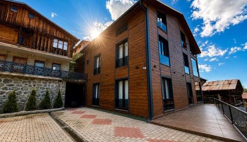 Apartment with Lake View