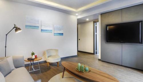 King Suite with Terrace