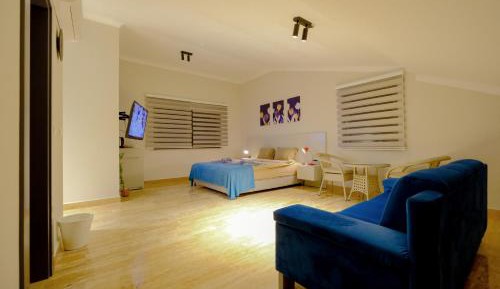 Deluxe Suite with Spa Bath