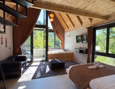 Bungalow with Patio