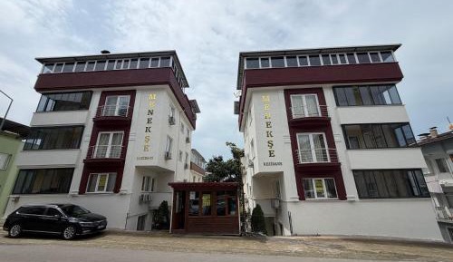 Three-Bedroom Apartment with Balcony (7 Adults)