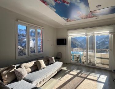 Suite with River View