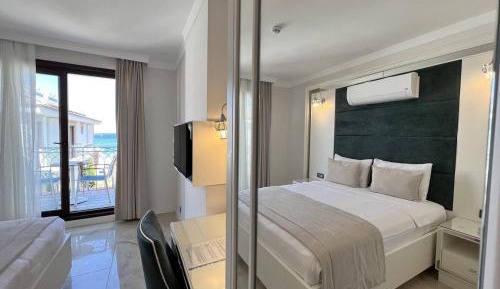Superior Double or Twin Room with Sea View