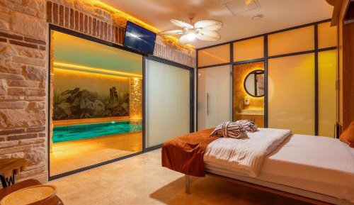 Suite with Pool View