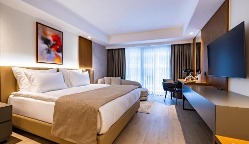 Deluxe Double Room with Balcony