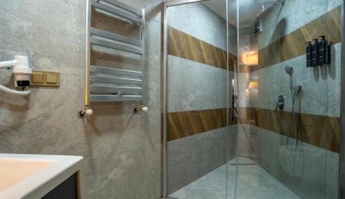 Superior Room with Queen Size Bed