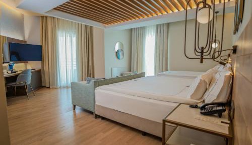 Superior Corner Room