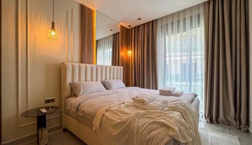 Two-Bedroom Deluxe Apartment with Balcony