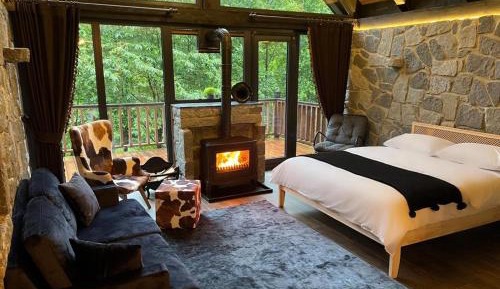 Family Room with Mountain View