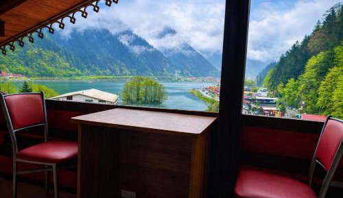 Suite with Lake View