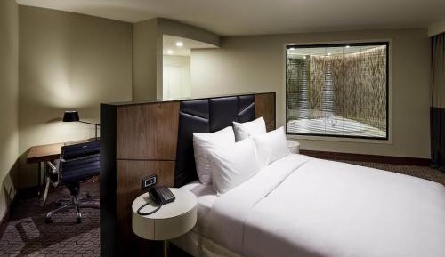 Executive Suite with Lounge Access and City View