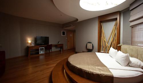 Queen Room with Spa Bath