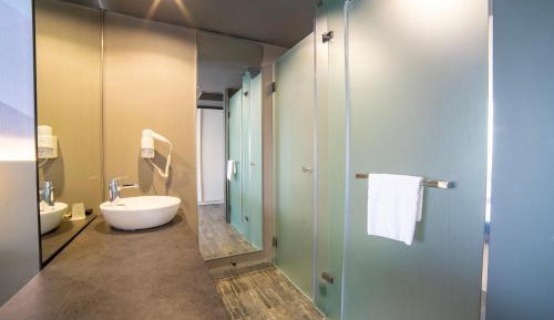 Economy Double or Twin Room
