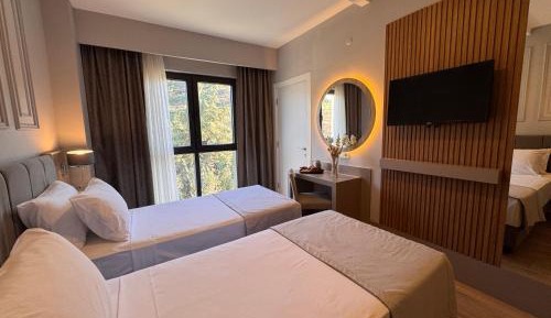 Superior Twin Room with Garden View