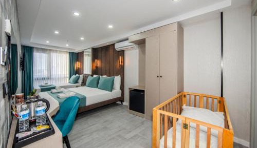 Deluxe Family Room