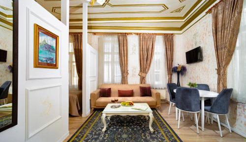 Deluxe Two-Bedroom Suite (6 Adults) With Kitchen