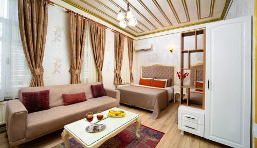Deluxe One-Bedroom Suite (4 Adults) With Kitchen
