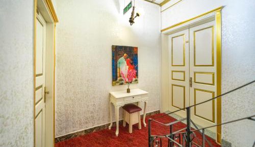 Deluxe Studio