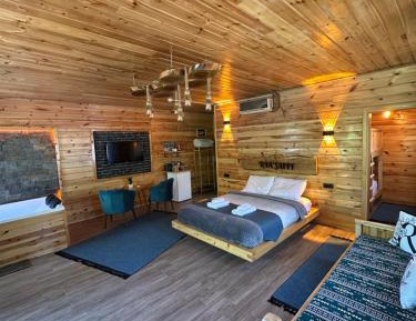 Suite with River View