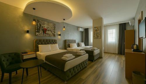 Deluxe Triple Room