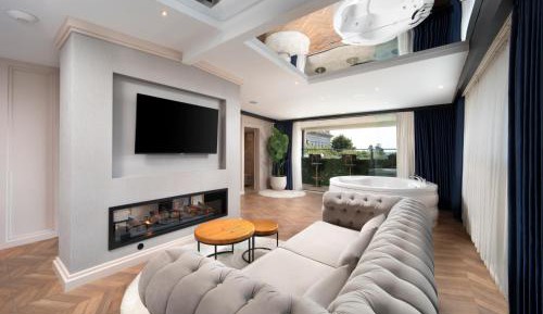 Terrace suites with Jakuzzi 