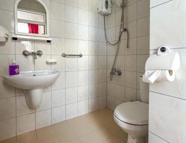 Standard Twin Room with Sea View