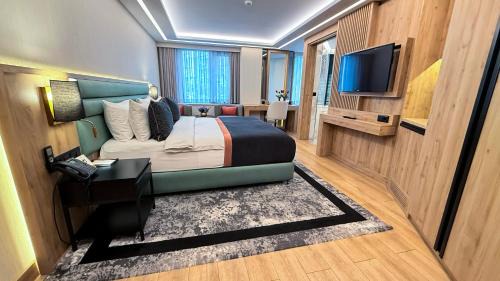 Suite with Balcony