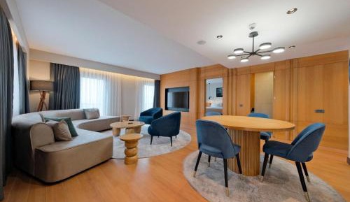 Presidential Suite - Partial Sea View