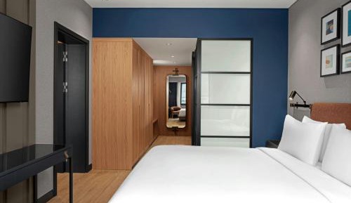 One-Bedroom King Suite - City View