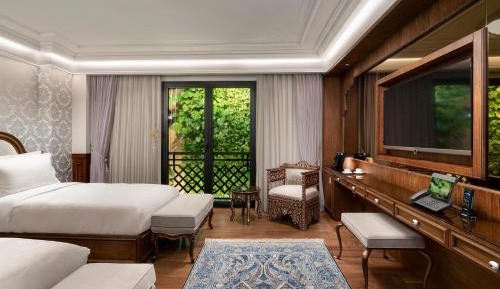 Deluxe Twin Room with Vertical Greenery View