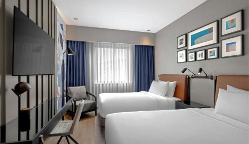 Classic Twin Room with City View