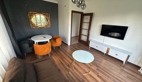 Two-Bedroom Deluxe Apartment with Garden View