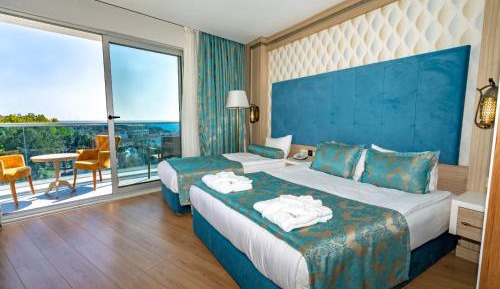 Double Room with Balcony (3 Adults)