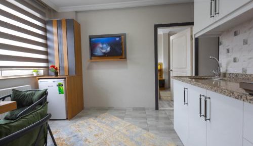 Deluxe Double Room (2 Adults + 1 Child)