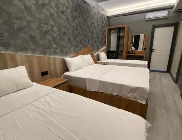 Deluxe Family Room